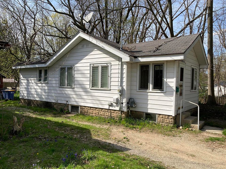 1st image of 3067 Effie Pl NE