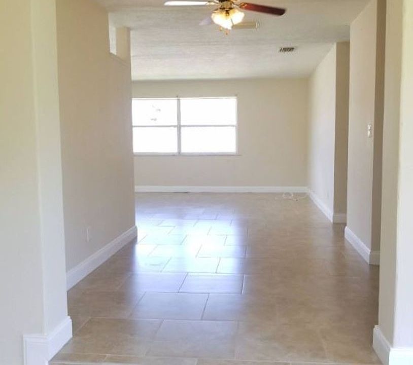 1st image of 228 SE Prima Vista Blvd