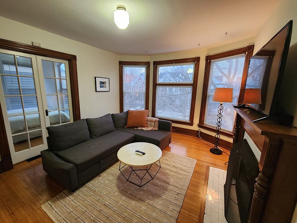 1st image of 575 Auburn Ave #2
