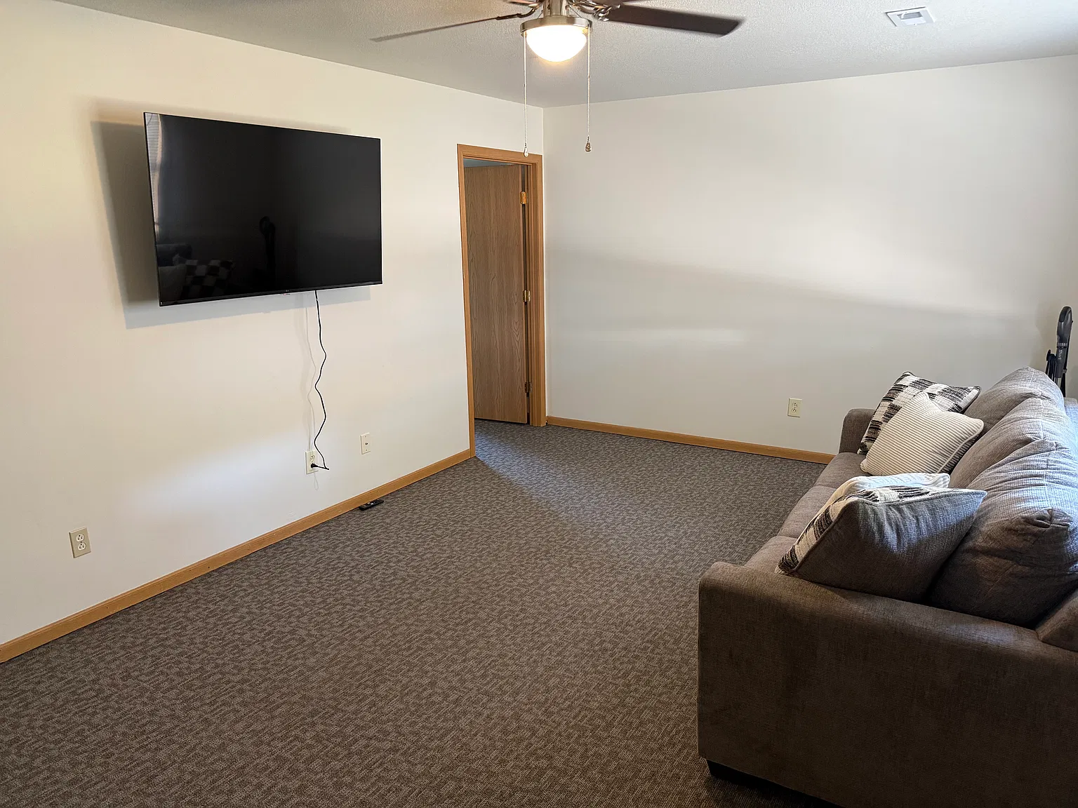 2 bed, $2,500 — Photo 2