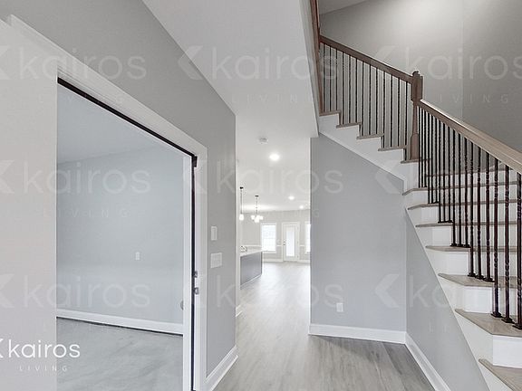 2nd image of 3712 Oak Leaf Way #B