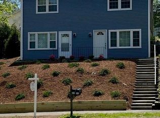 20 E Hills Dr, New Canaan, CT 06840