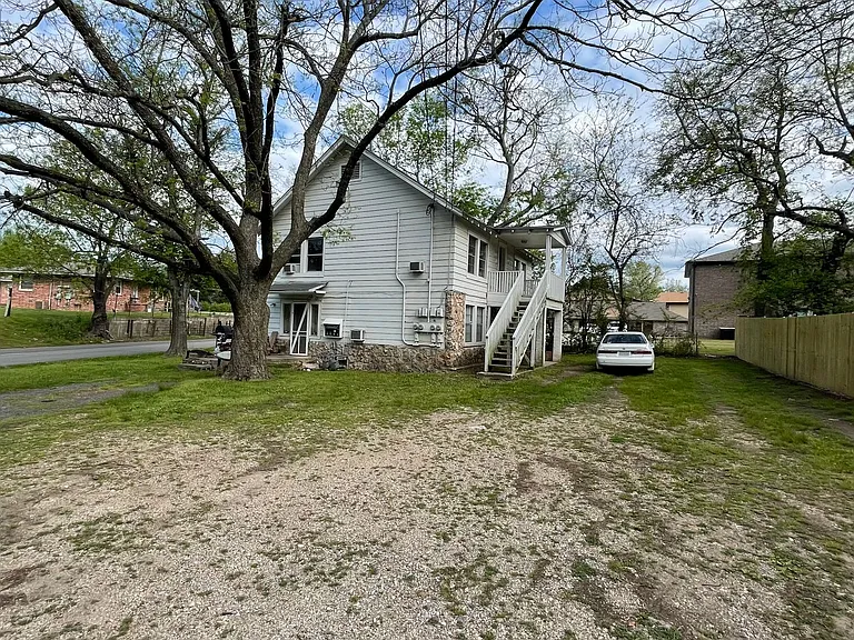 703 1/2 N Vinita Ave — Photo 2