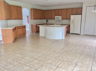 15226 SW 52nd St, Hollywood, FL 33027
