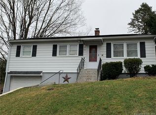 33 Hart St, Watertown, CT 06795