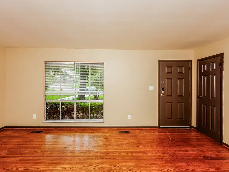 901 Eldorado Dr — Photo 4