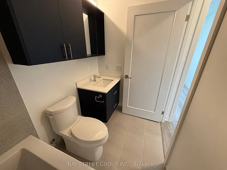 5105 Hurontario St #1703 — Photo 11