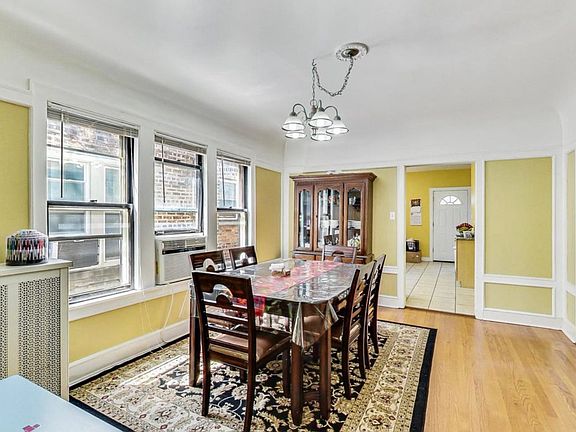 3rd image of 5810 N Rockwell St #2