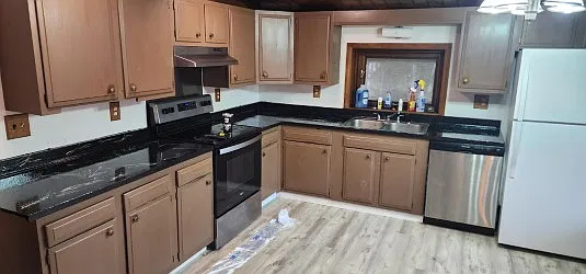 3 bed, 1880 sqft, $2,195 — Photo 2