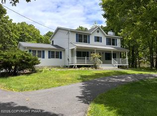 2536 Yellowstone Dr, Blakeslee, PA 18610