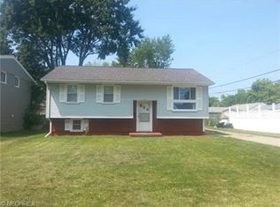 2255 Eastlawn St, Lorain, OH 44052