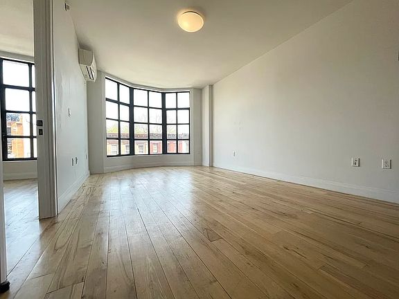 4th image of 564 Saint Johns Pl Unit 403