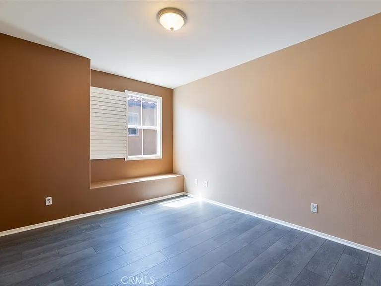 3513 W Hughes Ln — Photo 42