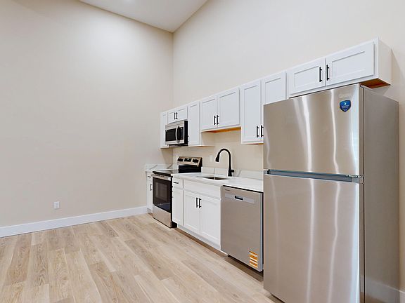 2nd image of 80 Lake St #202