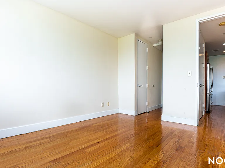 756 Myrtle Ave #4O — Photo 9