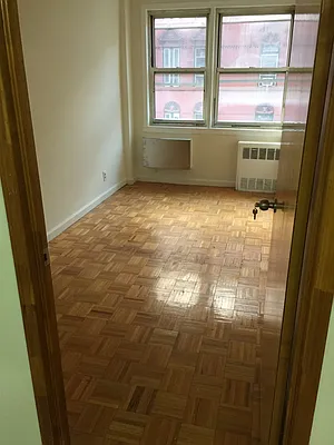 Rented by Chase Global Realty Corp | media 13