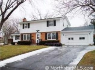 220 Stonybrook Way NE, Fridley, MN 55432