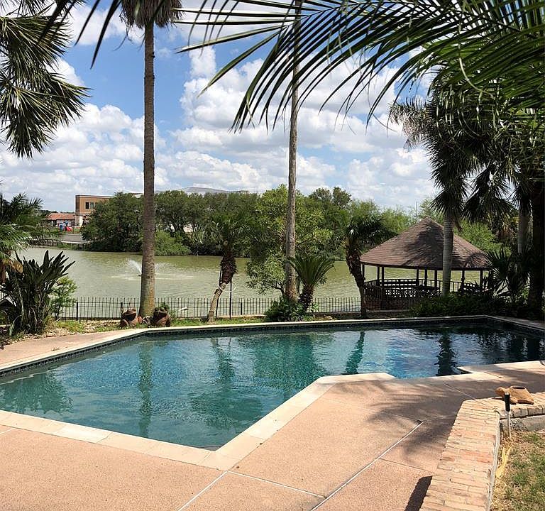 1st image of 809 Escandon Ave #809