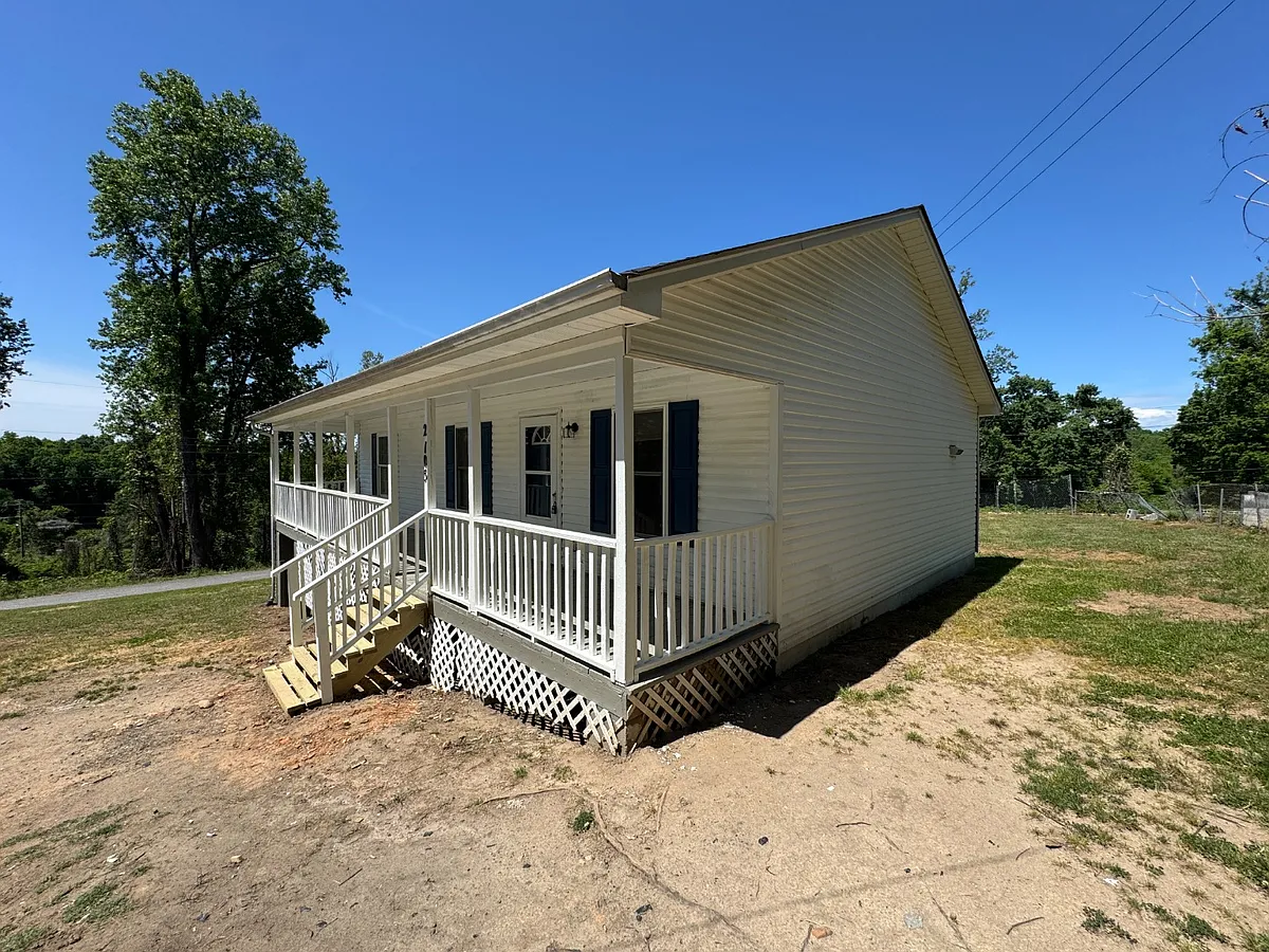 Property Photo - 2105 Harpertown Dr