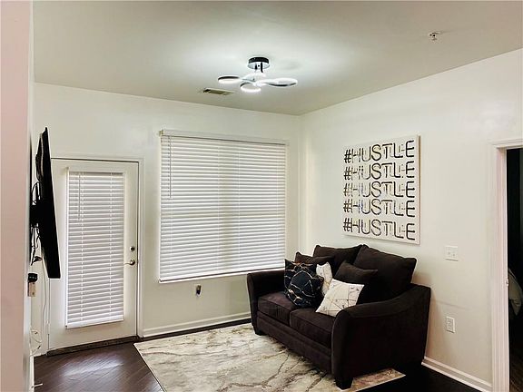 3rd image of 870 Mayson Turner Rd #1207