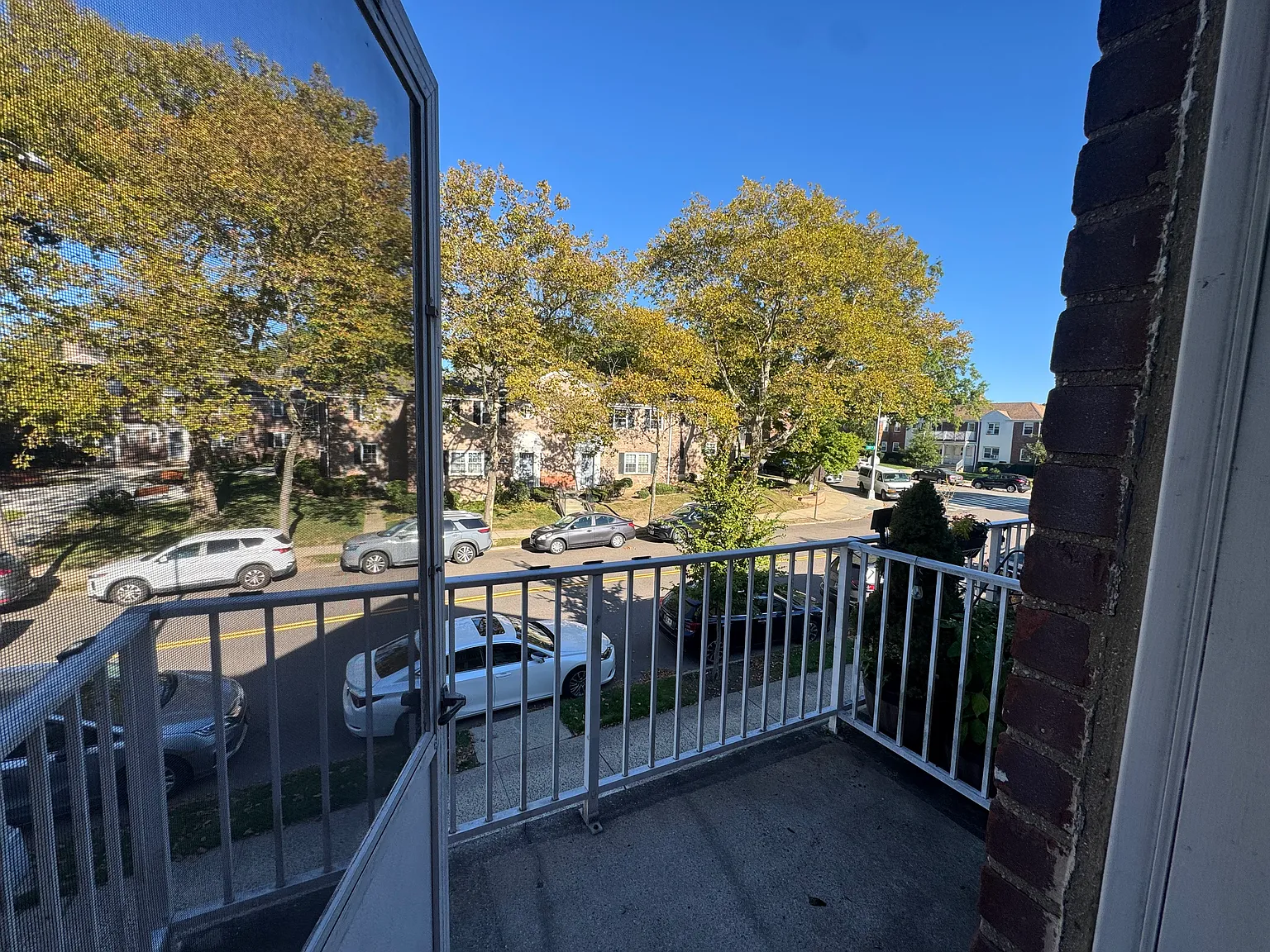 2 bed, 900 sqft, $2,800 — Photo 3