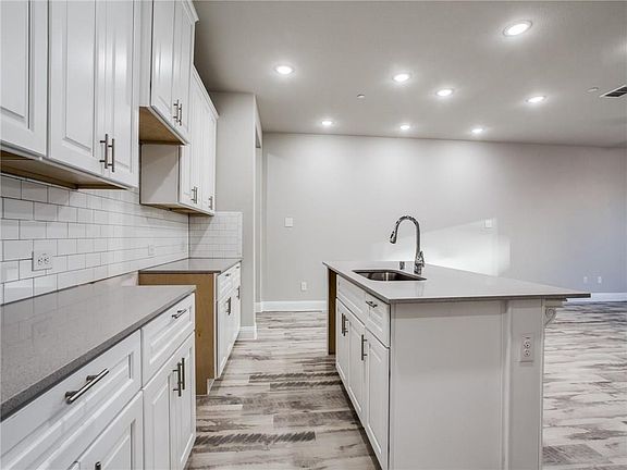 5th image of 6432 Hermosa Dr