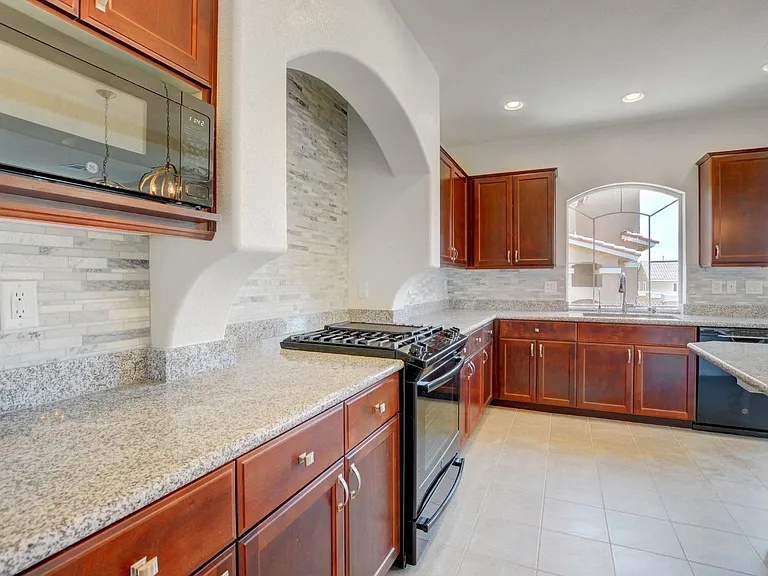 9824 Grey Sands St — Photo 14
