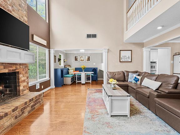 3rd image of 11918 Stillwater Dr