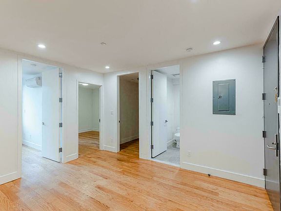 5th image of 621 Parkside Ave #1R