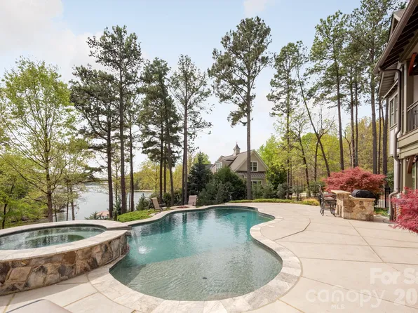 18321 Rosapenny Rd, Charlotte, NC 28278