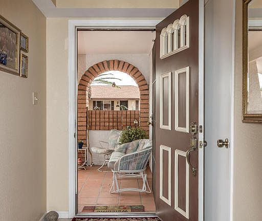 3rd image of 6549 E Barstow St