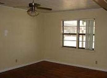4th image of 1003 Marion Dr