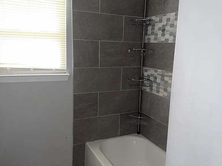 2825 Holiday Point Dr — Photo 18