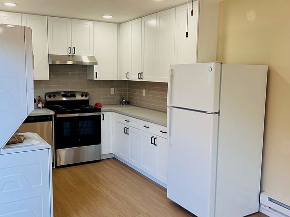 2nd image of 1577 Pomeroy Ave APT 404
