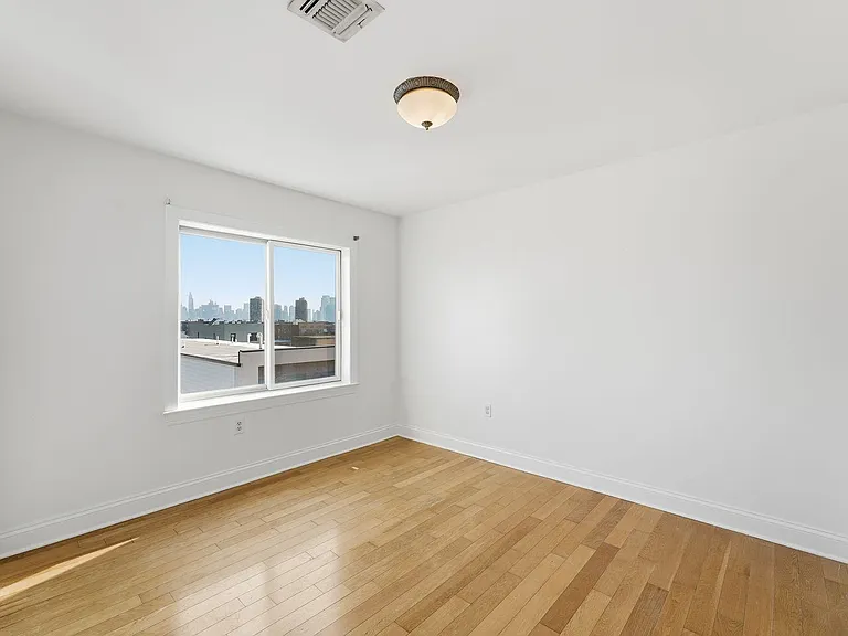 5509 Madison St #504 — Photo 19