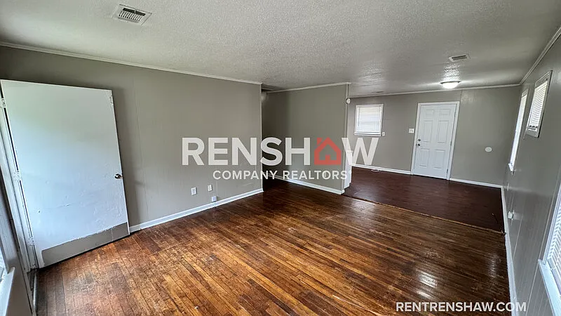 3 bed, 1.0 bath, 1053 sqft, $1,195 — Photo 3