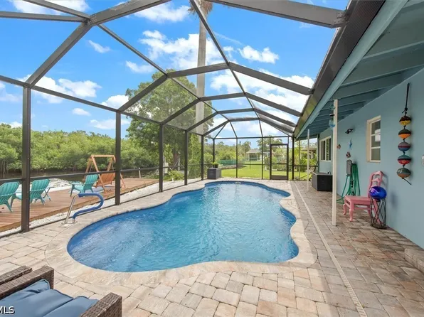 1721 Club House Rd, North Fort Myers, FL 33917