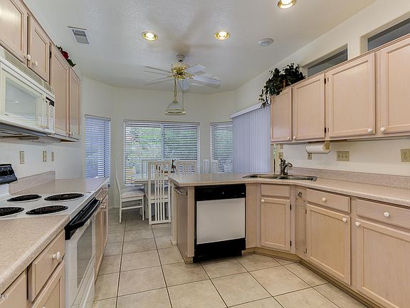 3rd image of 22516 N Dusty Trail Blvd