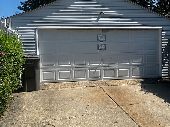 4th image of 1433 Charles St