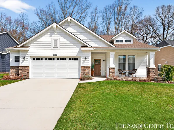 17488 Shinnecock Dr, Spring Lake, MI 49456