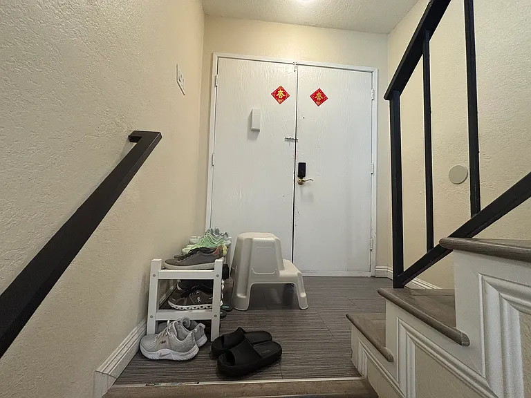 1030 S Garfield Ave — Photo 24