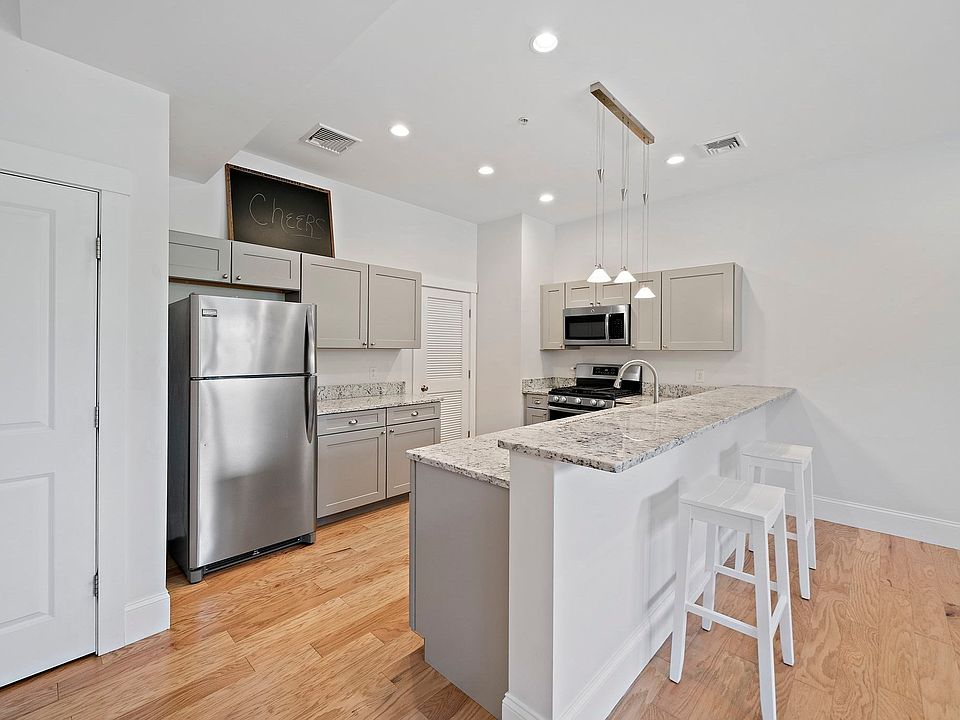 1st image of 599 Washington St #12