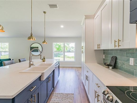 5th image of 14917 Lake Forest Dr
