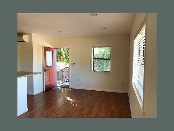 5th image of 1566 N Fair Oaks Ave