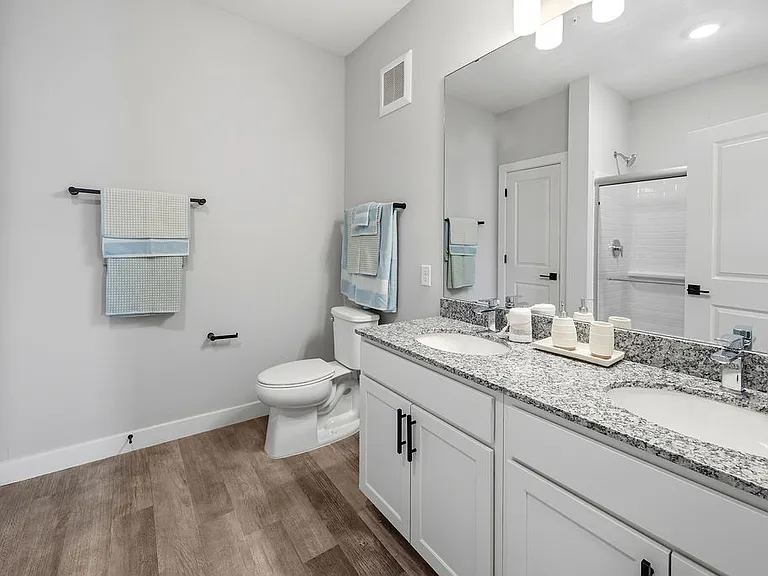 Zephyr Apartments — Photo 7