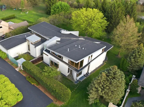 1237 Muirfield Dr, Schererville, IN 46375