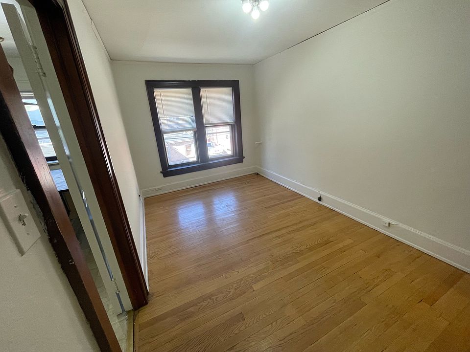 1st image of 1512 E Royall Pl #17726193