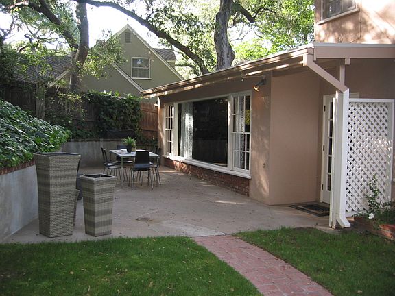 4th image of 370 Berkshire Ave