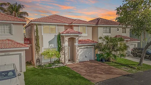 16330 SW 102nd St Photo 1