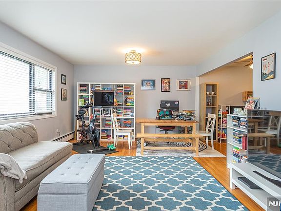 5th image of 6 Colonial Drive #65